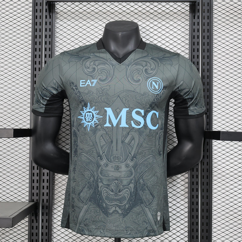 camisa-camiseta-napoli-ea7-msc-versao-versao-jogador-masculina-24-25-third-away-fora-iii-3-terceira-branca-branco-preta-preto-azul-cinza_1