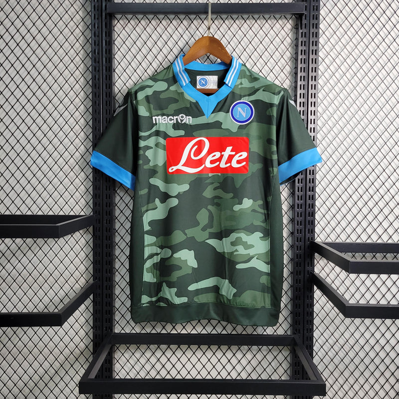 camisa-camiseta-napoli-macron-lete-versao-versao-torcedor-masculina-13-14-away-fora-ii-2-secundaria-branca-branco-azul-verde-camuflada-camuflado-retro-retro_1