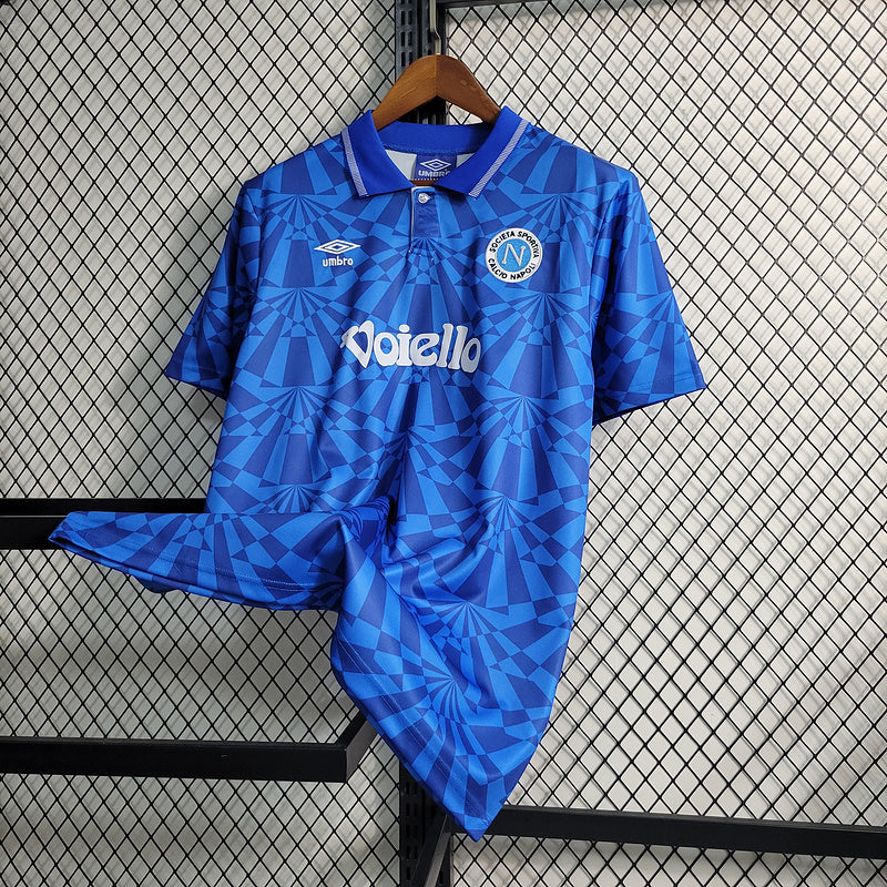 camisa-camiseta-napoli-umbro-voiello-versao-versao-torcedor-masculina-91-93-home-casa-i-1-principal-branca-branco-azul-retro-retro_6