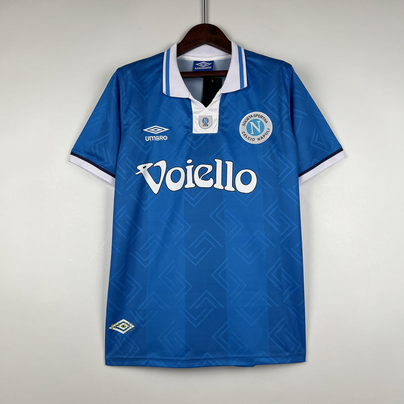 camisa-camiseta-napoli-umbro-voiello-versao-versao-torcedor-masculina-93-94-home-casa-i-1-principal-branca-branco-azul-retro-retro_1