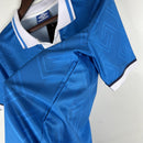 camisa-camiseta-napoli-umbro-voiello-versao-versao-torcedor-masculina-93-94-home-casa-i-1-principal-branca-branco-azul-retro-retro_3