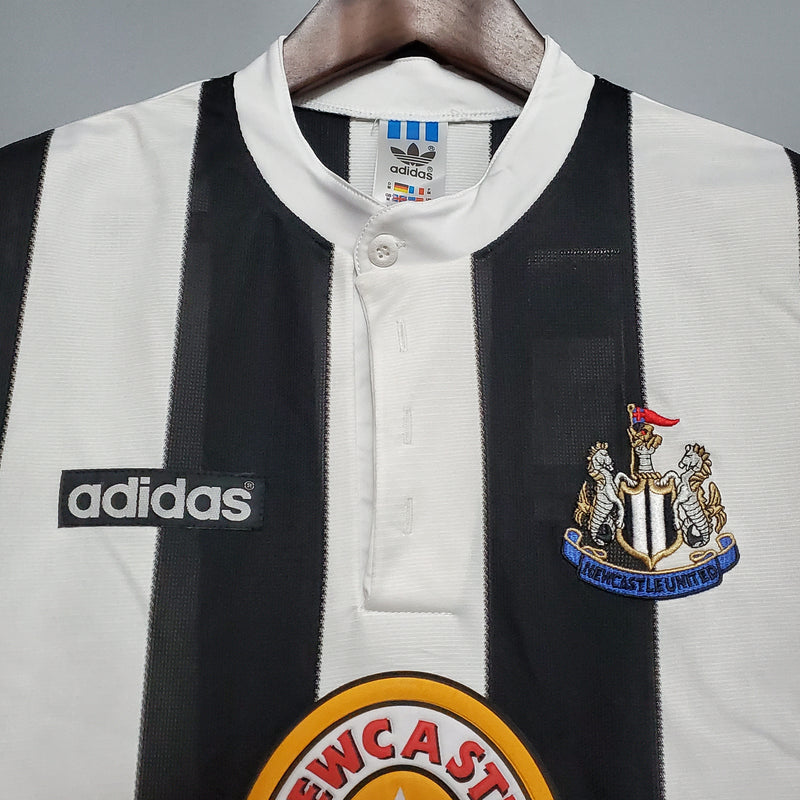 camisa-camiseta-newcastle-united-adidas-brown-ale-versao-versao-torcedor-masculina-95-97-home-casa-i-principal-1-preta-branca-preto-branco-retro-retro_10