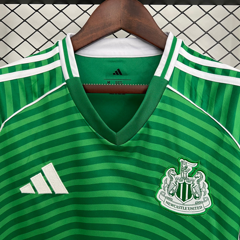 camisa-camiseta-newcastle-united-adidas-sela-versao-torcedor-masculina-25-26-away-fora-ii-secundaria-2-verde-branca-branco_7