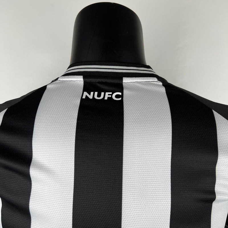 camisa-camiseta-newcastle-united-castore-sela-versao-versao-jogador-masculina-23-24-home-casa-i-principal-1-preta-branca-preto-branco_8