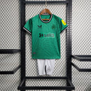 camisa-camiseta-newcastle-united-castore-sela-versao-versao-torcedor-conjunto-infantil-shorts-23-24-away-fora-ii-secundaria-2-preta-branca-preto-branco-verde_1