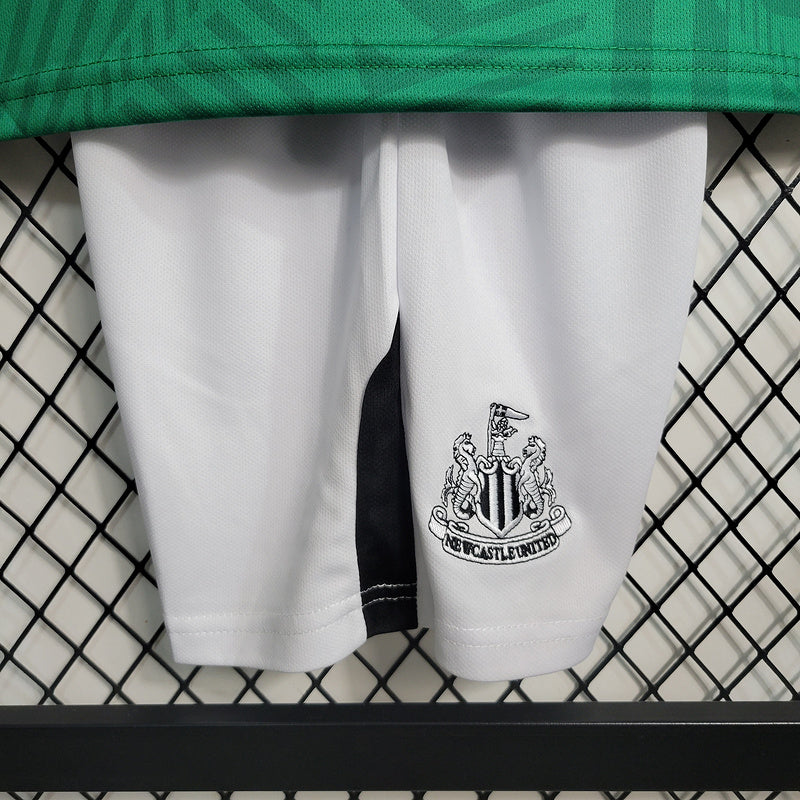 camisa-camiseta-newcastle-united-castore-sela-versao-versao-torcedor-conjunto-infantil-shorts-23-24-away-fora-ii-secundaria-2-preta-branca-preto-branco-verde_9