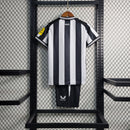 camisa-camiseta-newcastle-united-castore-sela-versao-versao-torcedor-conjunto-infantil-shorts-23-24-home-casa-i-principal-1-preta-branca-preto-branco_2