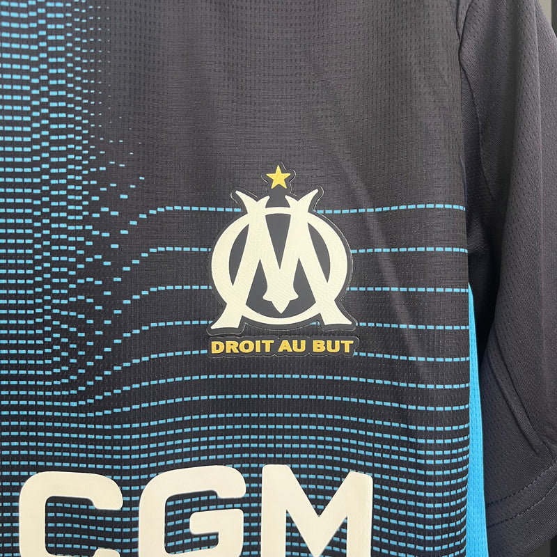 camisa-camiseta-olympique-de-marseille-puma-cma-cgm-versao-torcedor-masculina-25-26-away-fora-ii-secundaria-2-branca-branco-azul-preta-preto_5