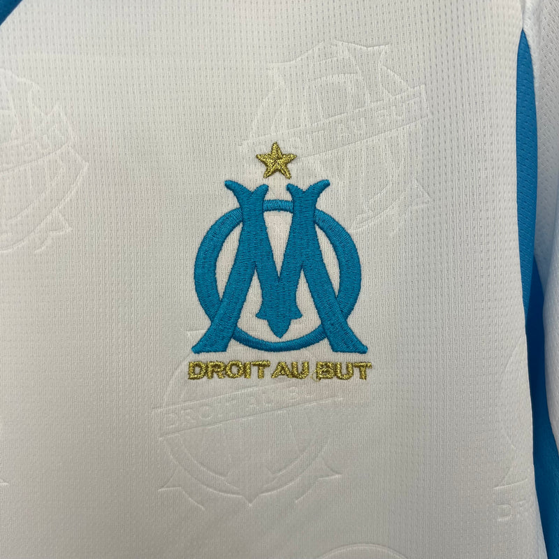 camisa-camiseta-olympique-de-marseille-puma-cma-cgm-versao-torcedor-masculina-25-26-home-casa-i-principal-1-branca-branco-azul_5