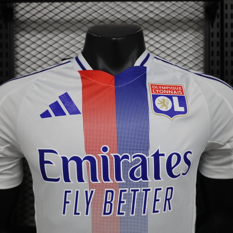 camisa-camiseta-olympique-lyonnais-adidas-emirates-fly-better-versao-versao-jogador-masculina-24-25-home-casa-i-principal-1-vermelha-vermelho-azul-branca-branco_2