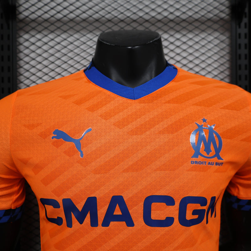 camisa-camiseta-olympique-marseille-puma-cmacgm-versao-versao-jogador-masculina-24-25-third-away-fora-iii-terceira-3-azul-laranja_6