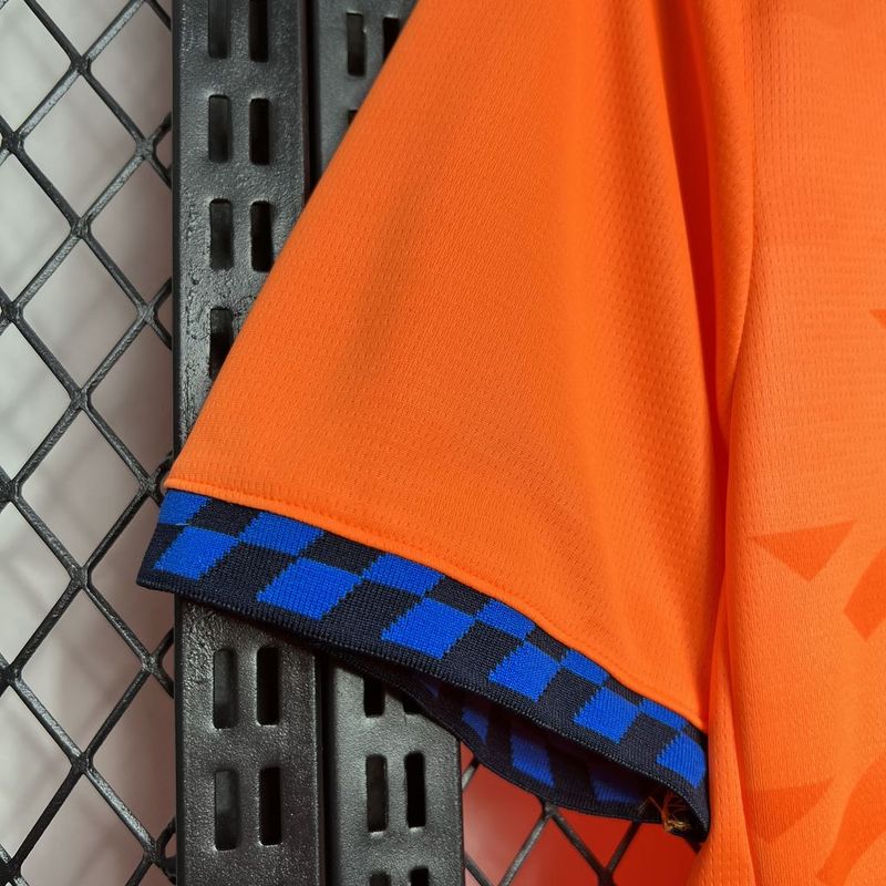 camisa-camiseta-olympique-marseille-puma-cmacgm-versao-versao-torcedor-masculina-24-25-third-away-fora-iii-terceira-3-azul-laranja_3