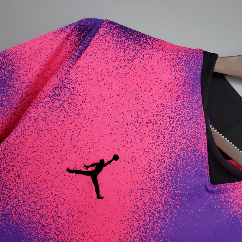 camisa-camiseta-paris-saint-germain-psg-jordan-all-accor-live-versao-torcedor-masculina-20-21-fourth-away-fora-iv-quarta-4-neymar-jr-roxa-roxo-rosa-preta-retro_3