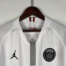 camisa-camiseta-paris-saint-germain-psg-jordan-fly-emirates-versao-versao-torcedor-masculina-18-19-away-fora-ii-secundaria-2-neymar-jr-branca-branco-preta-preto-retro-retro_1_3