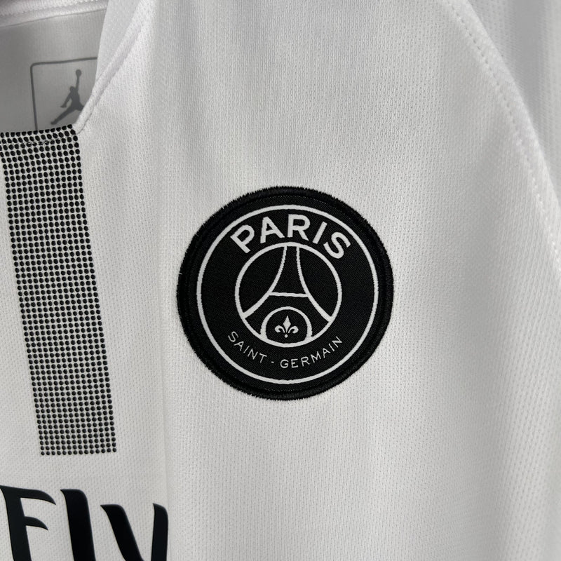camisa-camiseta-paris-saint-germain-psg-jordan-fly-emirates-versao-versao-torcedor-masculina-18-19-away-fora-ii-secundaria-2-neymar-jr-branca-branco-preta-preto-retro-retro_1