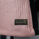 camisa-camiseta-paris-saint-germain-psg-jordan-qatar-airways-versao-versao-jogador-masculina-24-25-third-away-fora-iii-terceira-3-preta-preto-bege_3