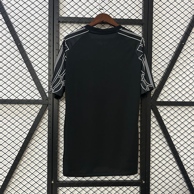 camisa-camiseta-paris-saint-germain-psg-jordan-qatar-airways-versao-versao-torcedor-masculina-25-26-edicao-edicao-especial-preta-preto-branca-branco_2