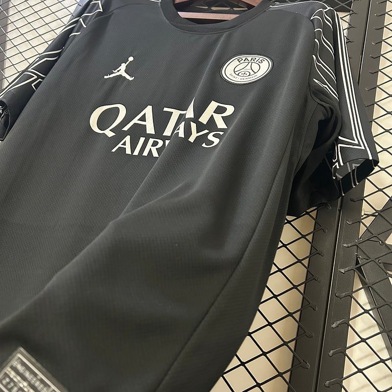 camisa-camiseta-paris-saint-germain-psg-jordan-qatar-airways-versao-versao-torcedor-masculina-25-26-edicao-edicao-especial-preta-preto-branca-branco_7