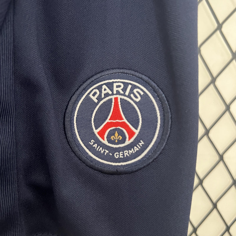 camisa-camiseta-paris-saint-germain-psg-nike-qatar-airways-versao-versao-torcedor-conjunto-infantil-kids-24-25-home-casa-i-principal-1-vermelha-vermelho-azul-branca-branco_6