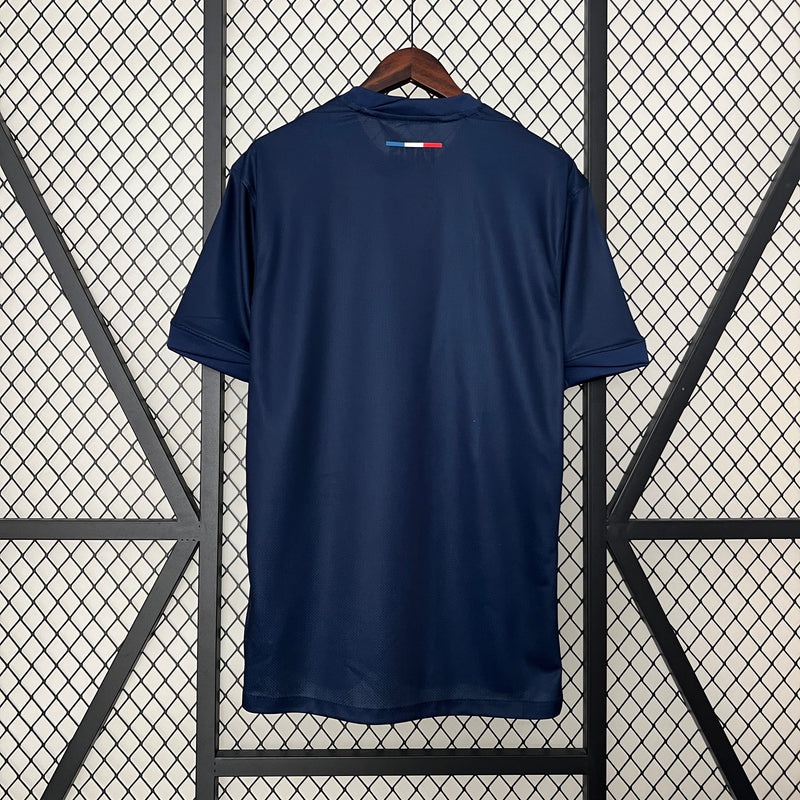 camisa-camiseta-paris-saint-germain-psg-nike-qatar-airways-versao-versao-torcedor-masculina-24-25-home-casa-i-principal-1-vermelha-preta-branca-vermelho-preto-branco-azul_3