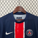 camisa-camiseta-paris-saint-germain-psg-nike-qatar-airways-versao-versao-torcedor-masculina-24-25-home-casa-i-principal-1-vermelha-preta-branca-vermelho-preto-branco-azul_8
