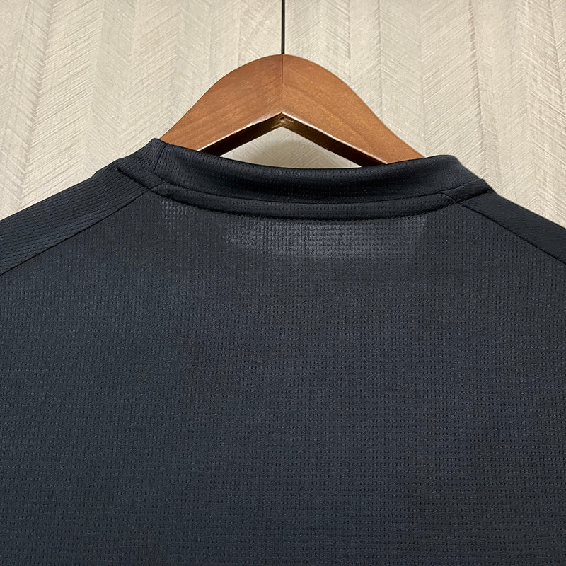 camisa-camiseta-porto-nb-new-balance-betano-versao-versao-torcedor-masculina-25-26-edicao-edicao-especial-roxa-roxo-preta-preto-stop-the-purple-para-vestir-nao-nao-para-marca_8