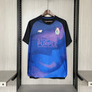 camisa-camiseta-porto-nb-new-balance-betano-versao-versao-torcedor-masculina-25-26-edicao-edicao-especial-roxa-roxo-preta-preto-stop-the-purple-para-vestir-nao-nao-para-marcar_1
