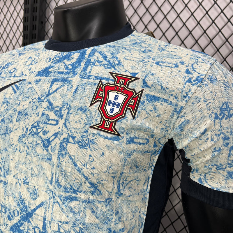 camisa-camiseta-portugal-selecao-selecao-nike-portuguesa-versao-versao-jogador-masculina-24-25-away-fora-ii-secundaria-2-cr7-cristiano-ronaldo-branca-branco-vermelha-vermelho-azul_6