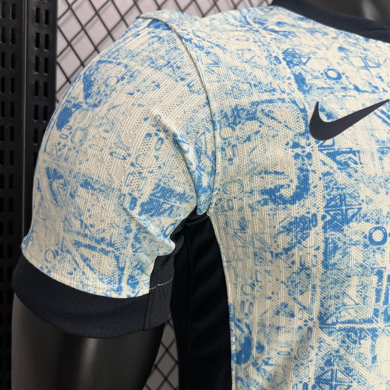 camisa-camiseta-portugal-selecao-selecao-nike-portuguesa-versao-versao-jogador-masculina-24-25-away-fora-ii-secundaria-2-cr7-cristiano-ronaldo-branca-branco-vermelha-vermelho-azul_7