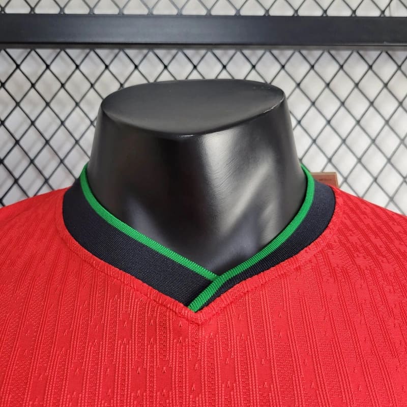 camisa-camiseta-portugal-selecao-selecao-nike-portuguesa-versao-versao-jogador-masculina-24-25-home-casa-i-principal-1-cr7-cristiano-ronaldo-branca-branco-vermelha-vermelho-verde_3