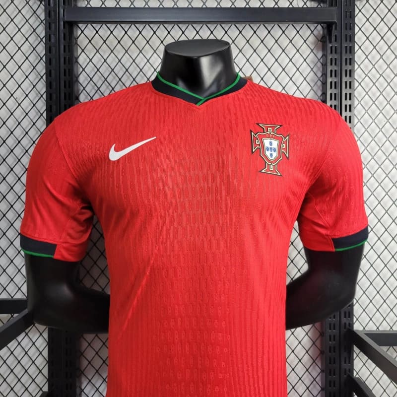 camisa-camiseta-portugal-selecao-selecao-nike-portuguesa-versao-versao-jogador-masculina-24-25-home-casa-i-principal-1-cr7-cristiano-ronaldo-branca-branco-vermelha-vermelho-verde_4