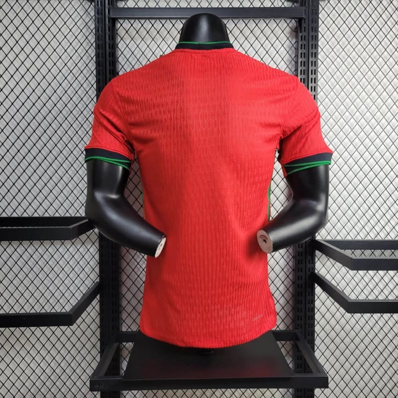 camisa-camiseta-portugal-selecao-selecao-nike-portuguesa-versao-versao-jogador-masculina-24-25-home-casa-i-principal-1-cr7-cristiano-ronaldo-branca-branco-vermelha-vermelho-verde_8