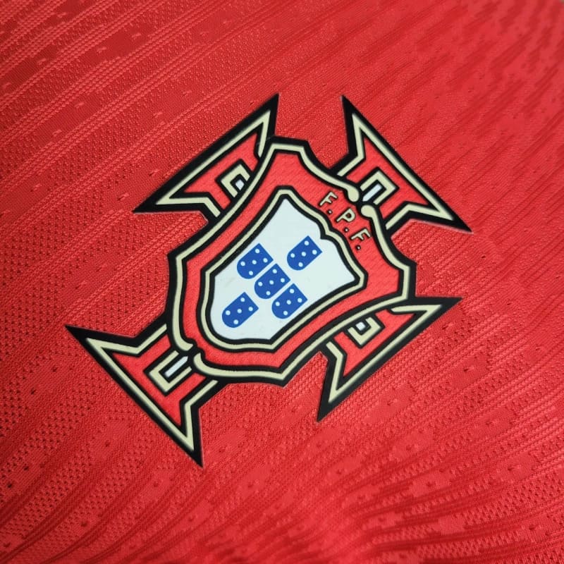 camisa-camiseta-portugal-selecao-selecao-nike-portuguesa-versao-versao-jogador-masculina-24-25-home-casa-i-principal-1-cr7-cristiano-ronaldo-branca-branco-vermelha-vermelho-verde_9