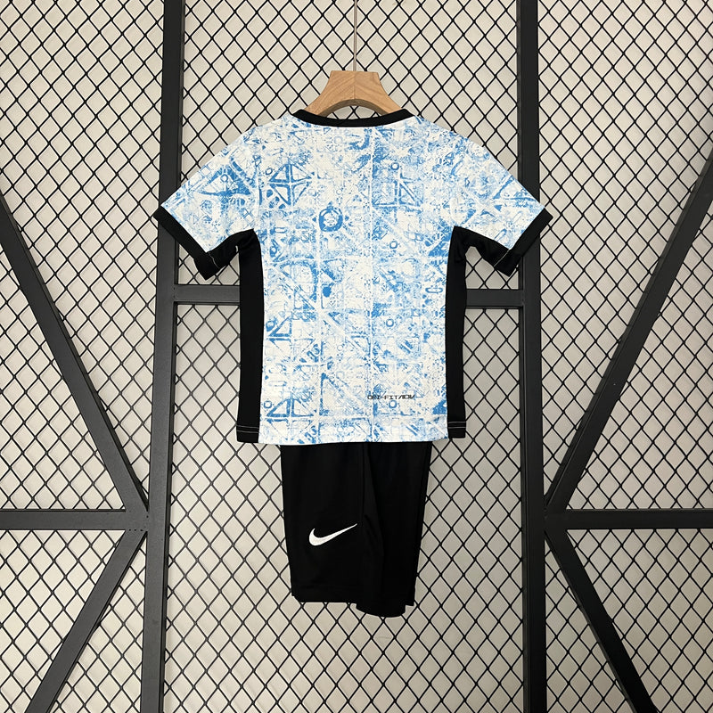 camisa-camiseta-portugal-selecao-selecao-nike-portuguesa-versao-versao-torcedor-conjunto-infantil-shorts-24-25-away-fora-ii-secundaria-2-cr7-cristiano-ronaldo-branca-branco-vermelha-v_81165e17-2e58-4ec9-b1cf-076081618cb9