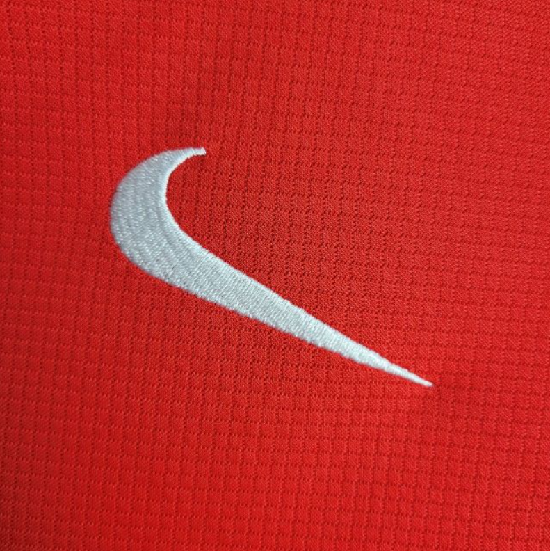 camisa-camiseta-portugal-selecao-selecao-nike-portuguesa-versao-versao-torcedor-feminina-24-25-home-casa-i-principal-1-cr7-cristiano-ronaldo-branca-branco-vermelha-vermelho-verde_6