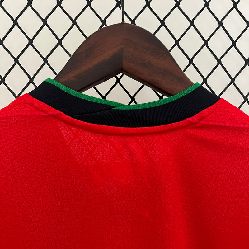 camisa-camiseta-portugal-selecao-selecao-nike-portuguesa-versao-versao-torcedor-masculina-24-25-home-casa-i-principal-1-cr7-cristiano-ronaldo-branca-branco-vermelha-vermelho-verde_6