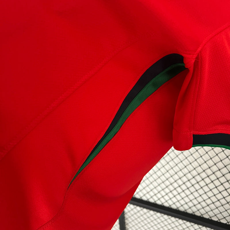camisa-camiseta-portugal-selecao-selecao-nike-portuguesa-versao-versao-torcedor-masculina-24-25-home-casa-i-principal-1-cr7-cristiano-ronaldo-branca-branco-vermelha-vermelho-verde_8