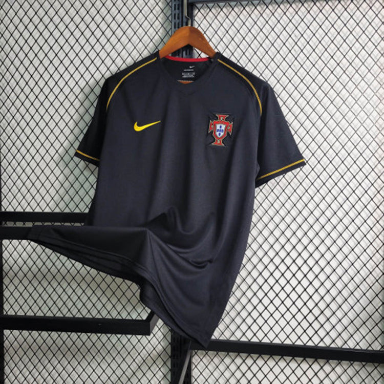 camisa-camiseta-portugal-selecao-selecao-portuguesa-nike-versao-versao-torcedor-masculina-2006-away-fora-ii-secundaria-2-preta-preto-amarela-amarelo-cr7-cristiano-ronaldo-retro-retro_30888bf1-16c0-4ec9-8a78-983f2953ec03