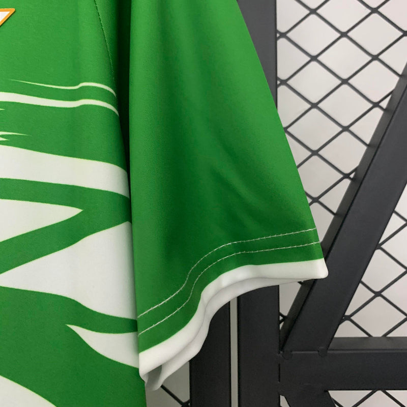 camisa-camiseta-real-betis-hummel-gree-versao-torcedor-masculina-25-26-edicao-especial-naruto-shippuden-branca-branco-verde-preta-preto_5