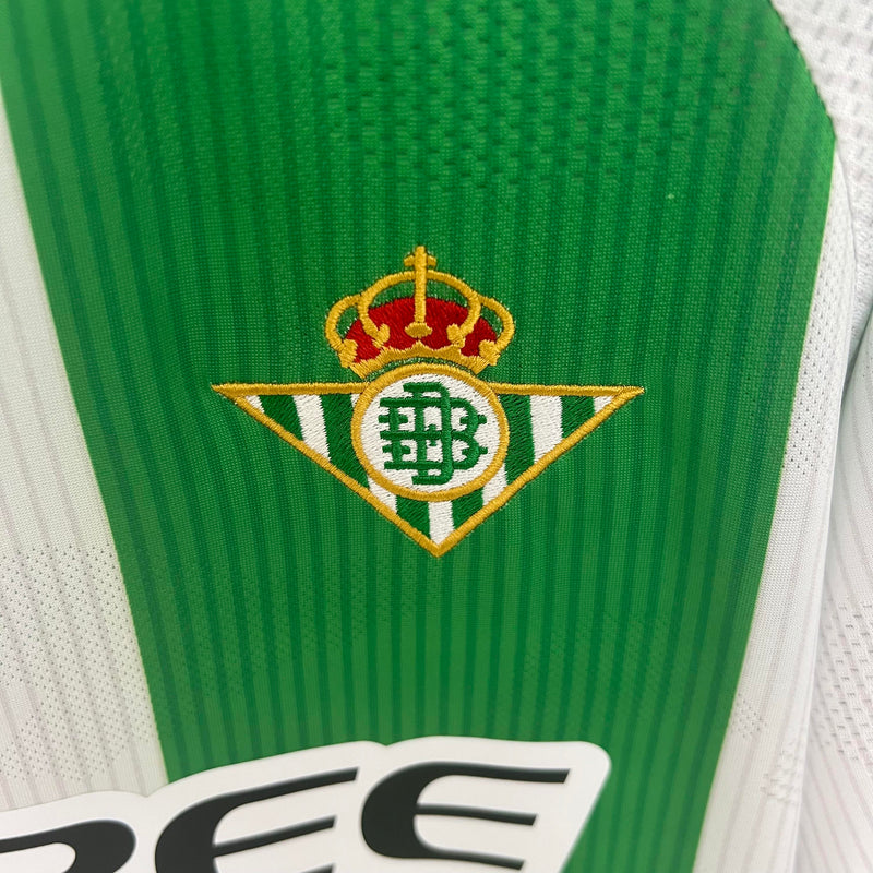 camisa-camiseta-real-betis-hummel-gree-versao-torcedor-masculina-25-26-home-casa-i-principal-1-branca-branco-verde-preta-preto_4