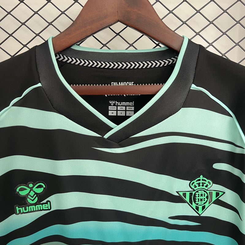 camisa-camiseta-real-betis-hummel-gree-versao-torcedor-masculina-25-26-third-away-fora-iii-terceira-3-branca-branco-verde-preta-preto_2