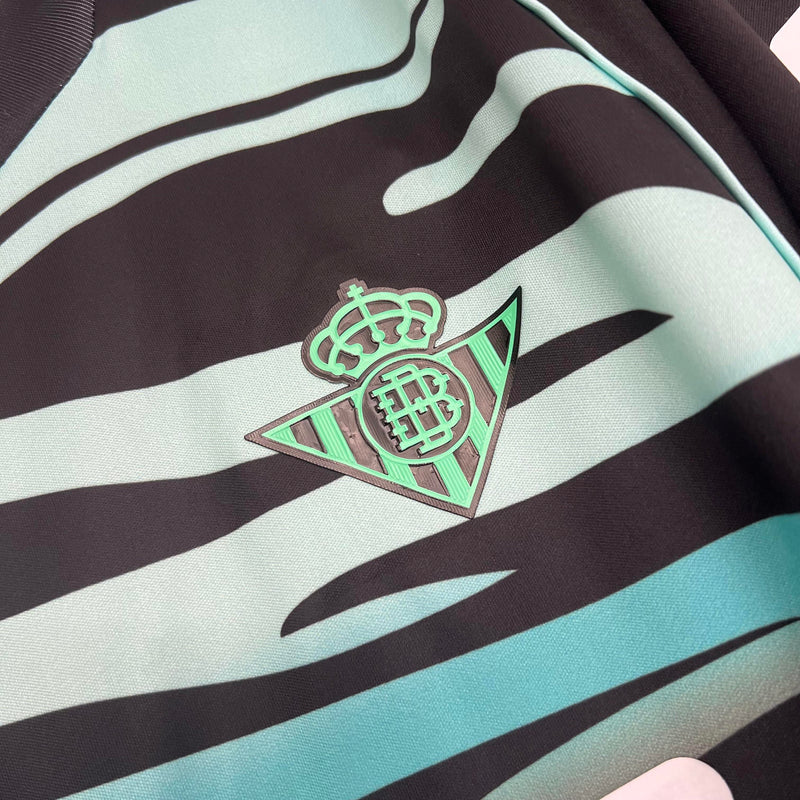 camisa-camiseta-real-betis-hummel-gree-versao-torcedor-masculina-25-26-third-away-fora-iii-terceira-3-branca-branco-verde-preta-preto_4