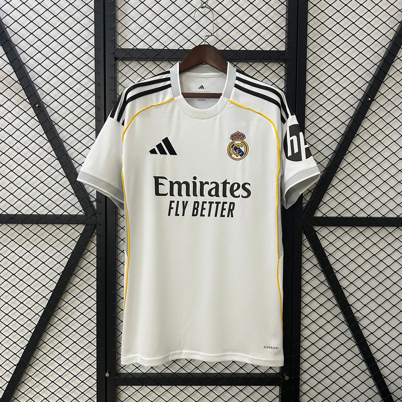 camisa-camiseta-real-madrid-adidas-emirates-fly-better-versao-torcedor-masculina-25-26-home-casa-i-principal-1-branca-branco-preta-preto-amarela-amarelo_1