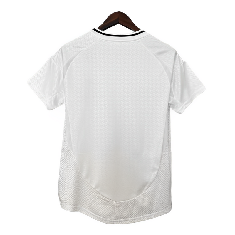 camisa-camiseta-real-madrid-adidas-emirates-fly-better-versao-versao-torcedor-feminina-24-25-home-casa-i-principal-1-preta-branca-preto-branco-kylian-mbappe_2