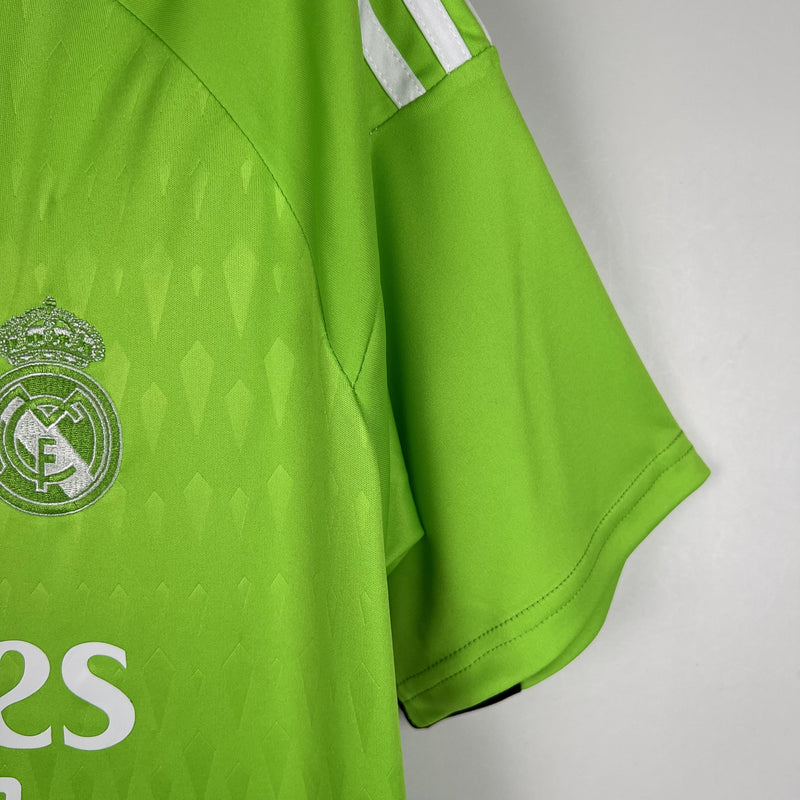 camisa-camiseta-real-madrid-adidas-emirates-fly-better-versao-versao-torcedor-masculina-23-24-goleiro-verde-branca-branco_8