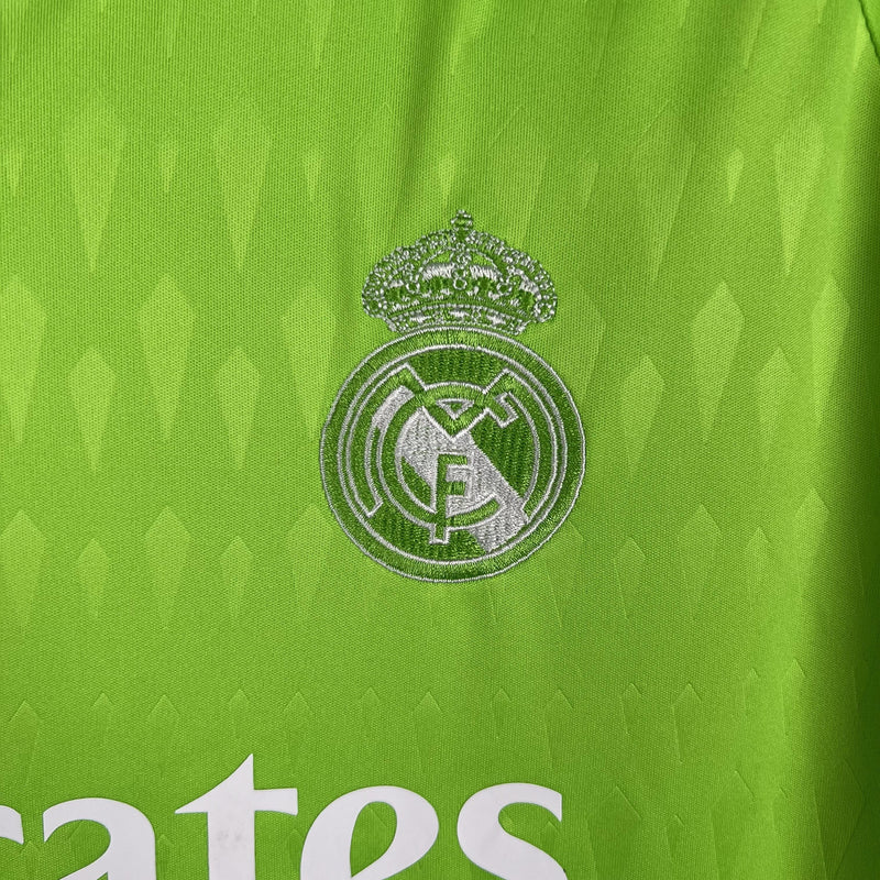 camisa-camiseta-real-madrid-adidas-emirates-fly-better-versao-versao-torcedor-masculina-23-24-goleiro-verde-branca-branco_9