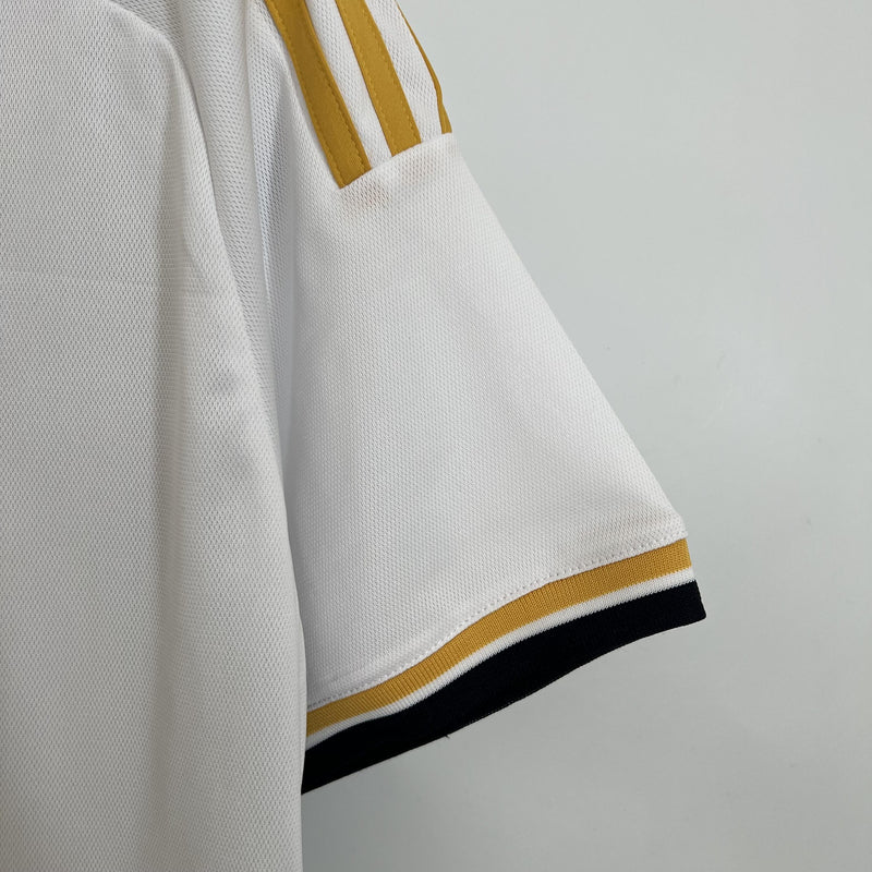 camisa-camiseta-real-madrid-adidas-emirates-fly-better-versao-versao-torcedor-masculina-23-24-home-casa-principal-i-branca-branco-amarela-amarelo_4