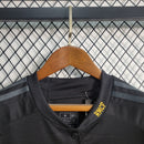 camisa-camiseta-real-madrid-adidas-emirates-fly-better-versao-versao-torcedor-masculina-23-24-third-away-fora-iii-terceira-3-preta-amarela-amarelo-preto_1