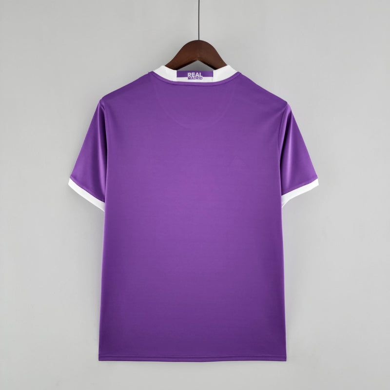 camisa-camiseta-real-madrid-adidas-fly-emirates-versao-versao-torcedor-masculina-16-17-away-fora-ii-2-secundaria-roxa-roxo-branca-branco_3