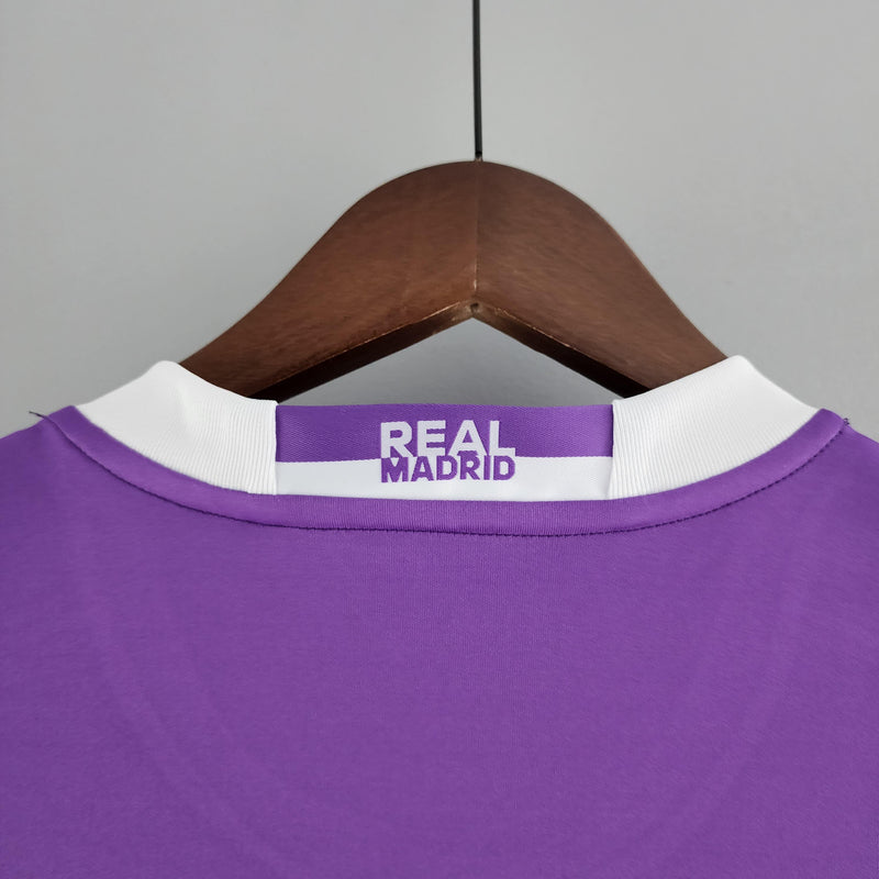 camisa-camiseta-real-madrid-adidas-fly-emirates-versao-versao-torcedor-masculina-16-17-away-fora-ii-2-secundaria-roxa-roxo-branca-branco_4